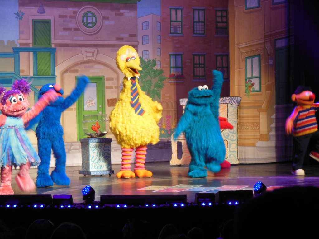 Sesame Street Live! Elmo Makes Music - donnahup.com