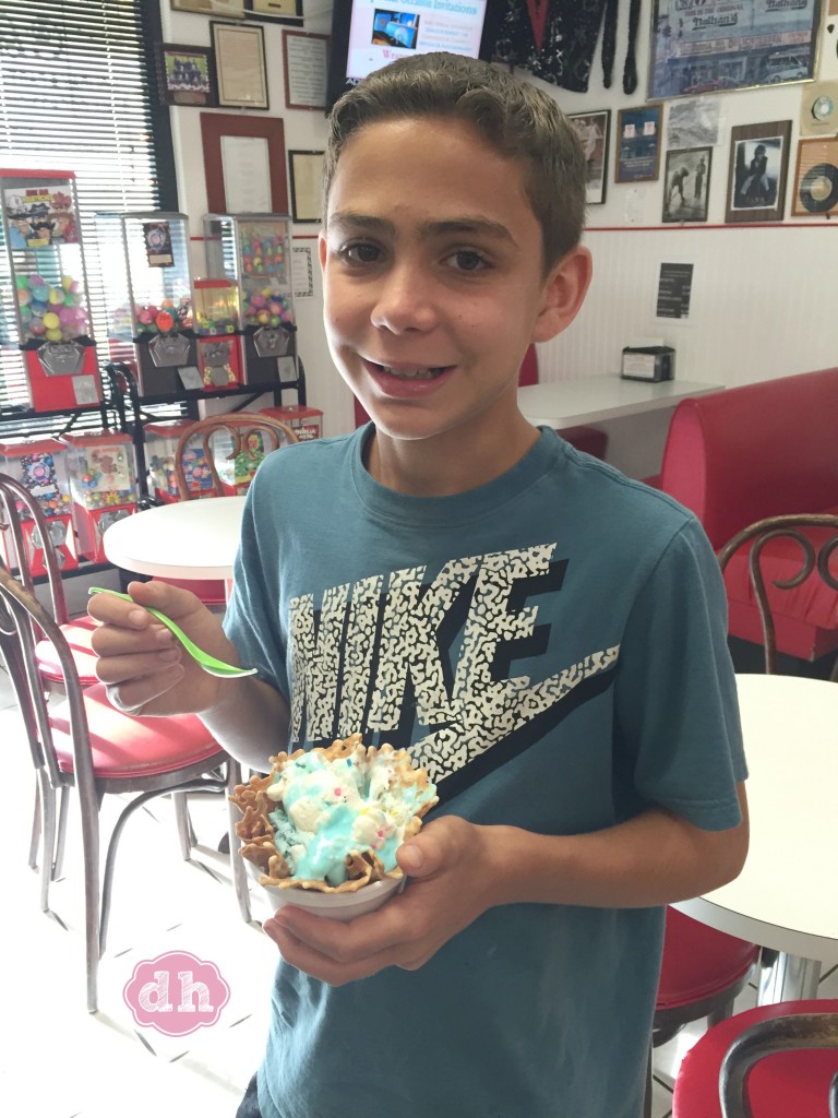 Family Fun at Larry's Ice Cream & Yogurt #travel #food #icecream