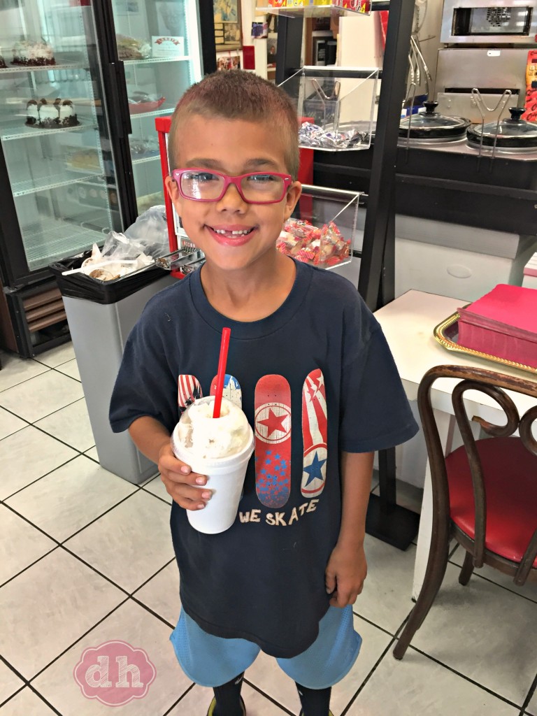 Family Fun at Larry's Ice Cream & Yogurt #travel #food #icecream