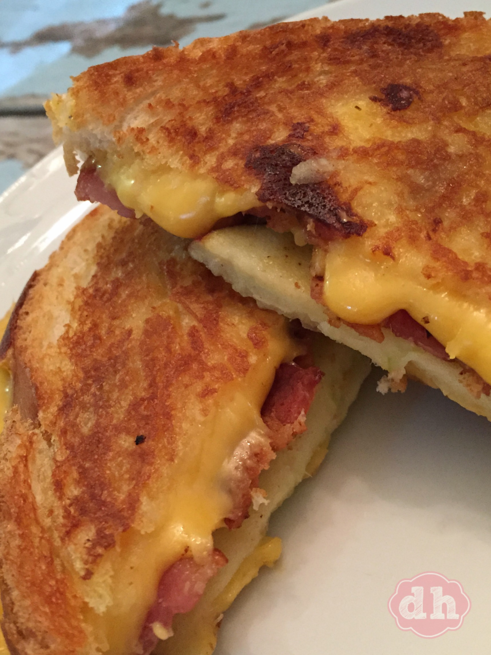 Bacon and Apple Grilled Cheese