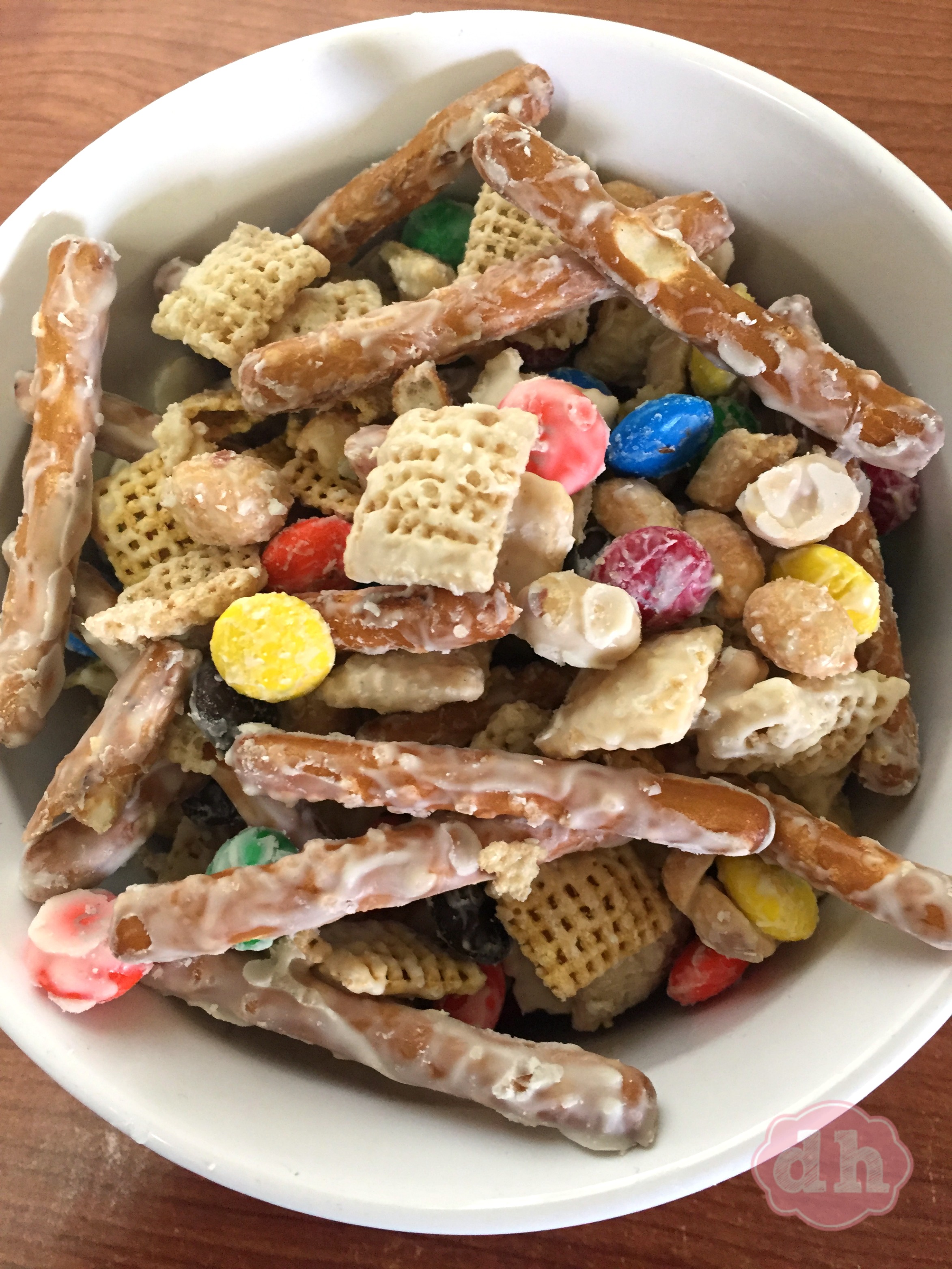 Keeping Traditions with Hallmark and My Mom’s White Chocolate Party Mix