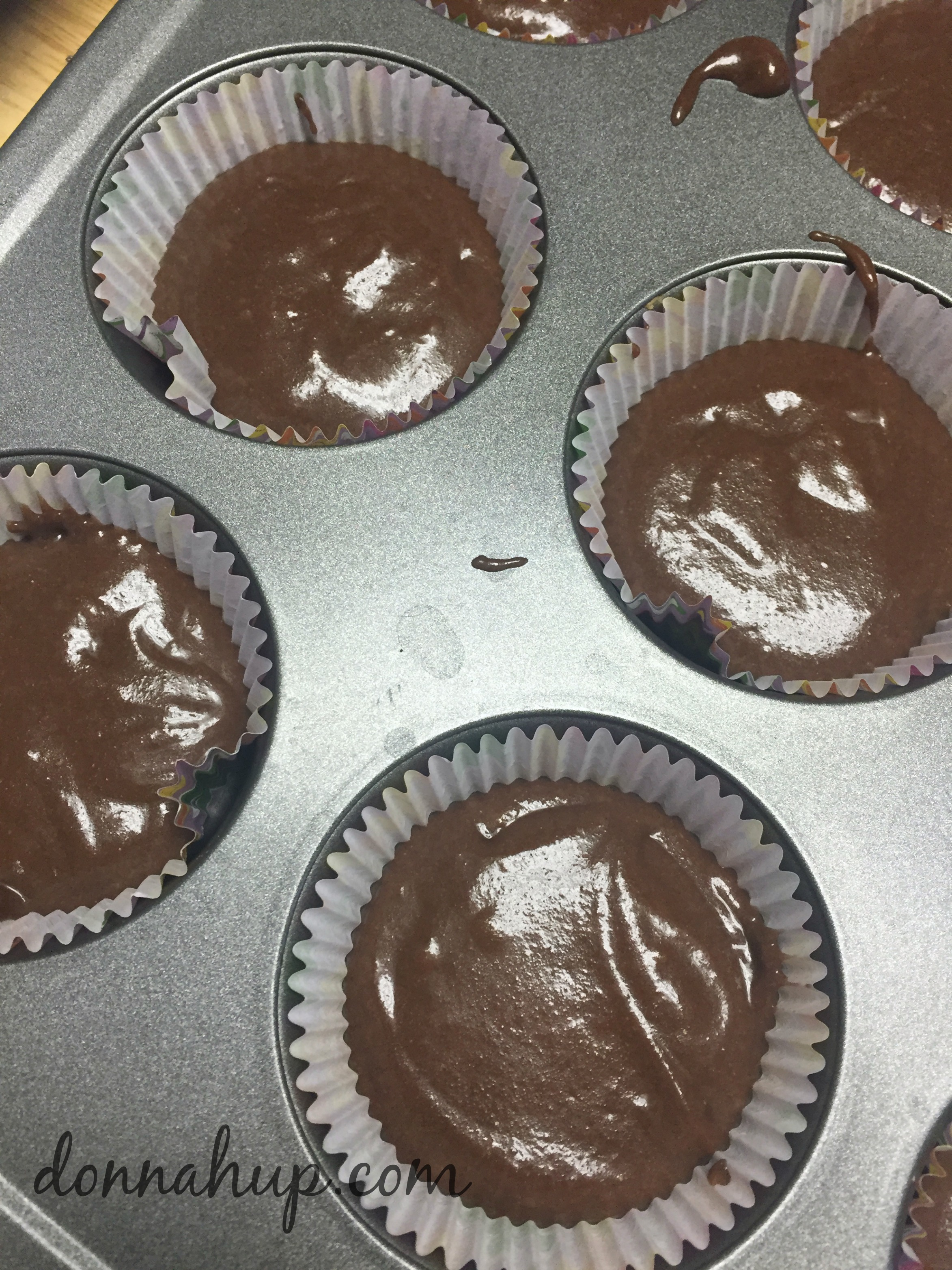 Chocolate Cream Cheese Filled Cupcakes #recipe