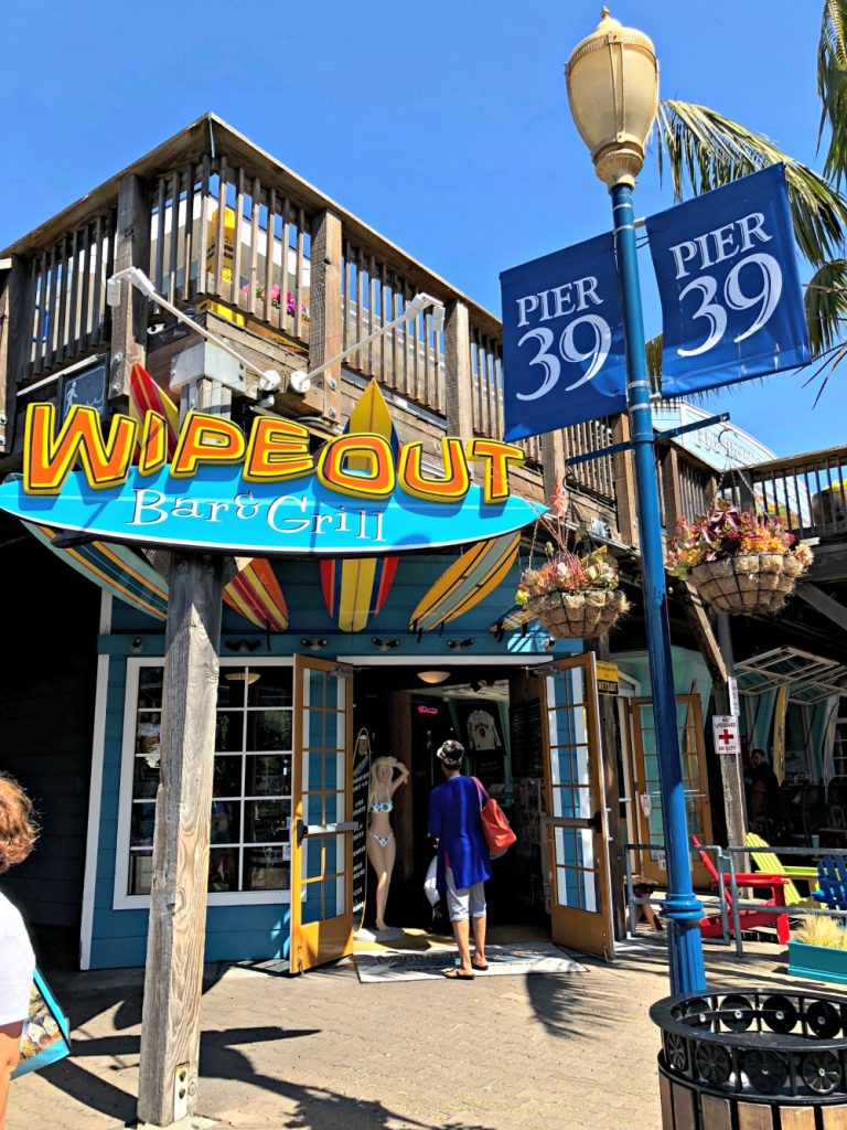 Wipeout Bar & Grill