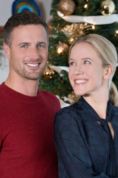 Hallmark Movies & Mysteries Original Premiere of "Time for Them to Come Home for Christmas" on Saturday, Nov. 27th at 10pm/9c #MiraclesOfChristmas